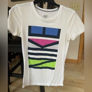 WOMENS NIKE T SHIRT SIZE S